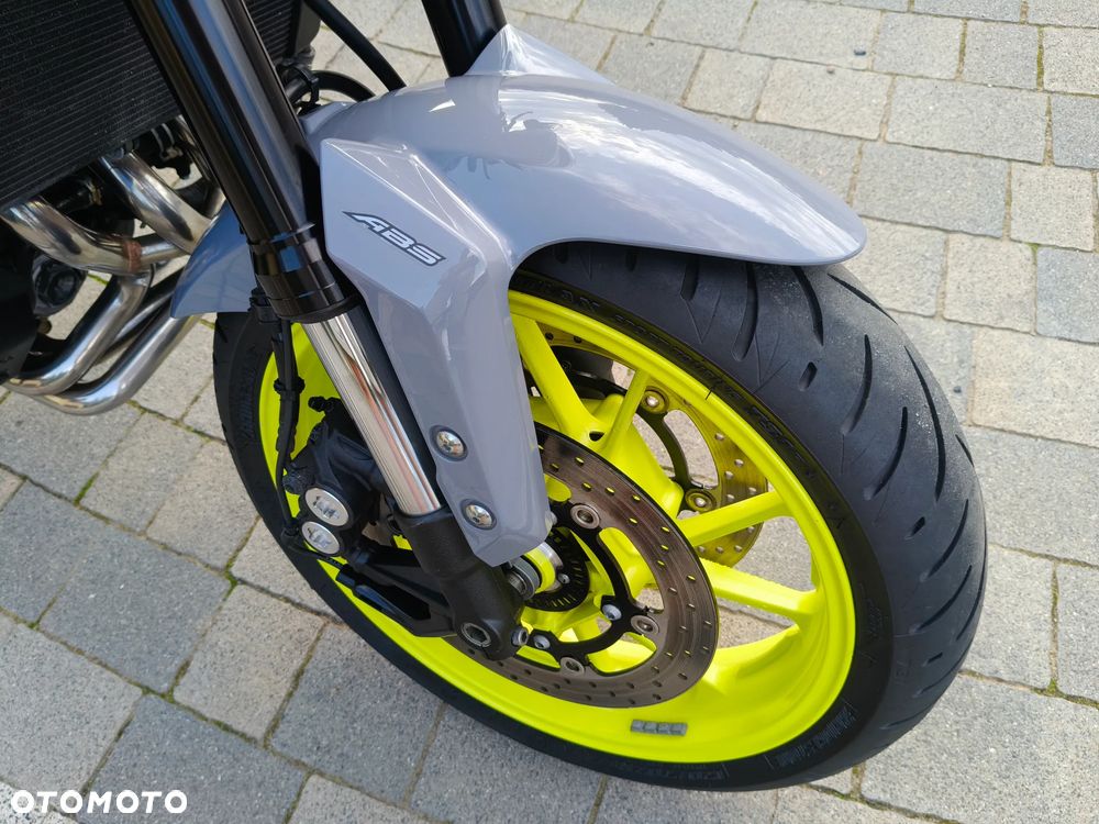 Yamaha MT - 15