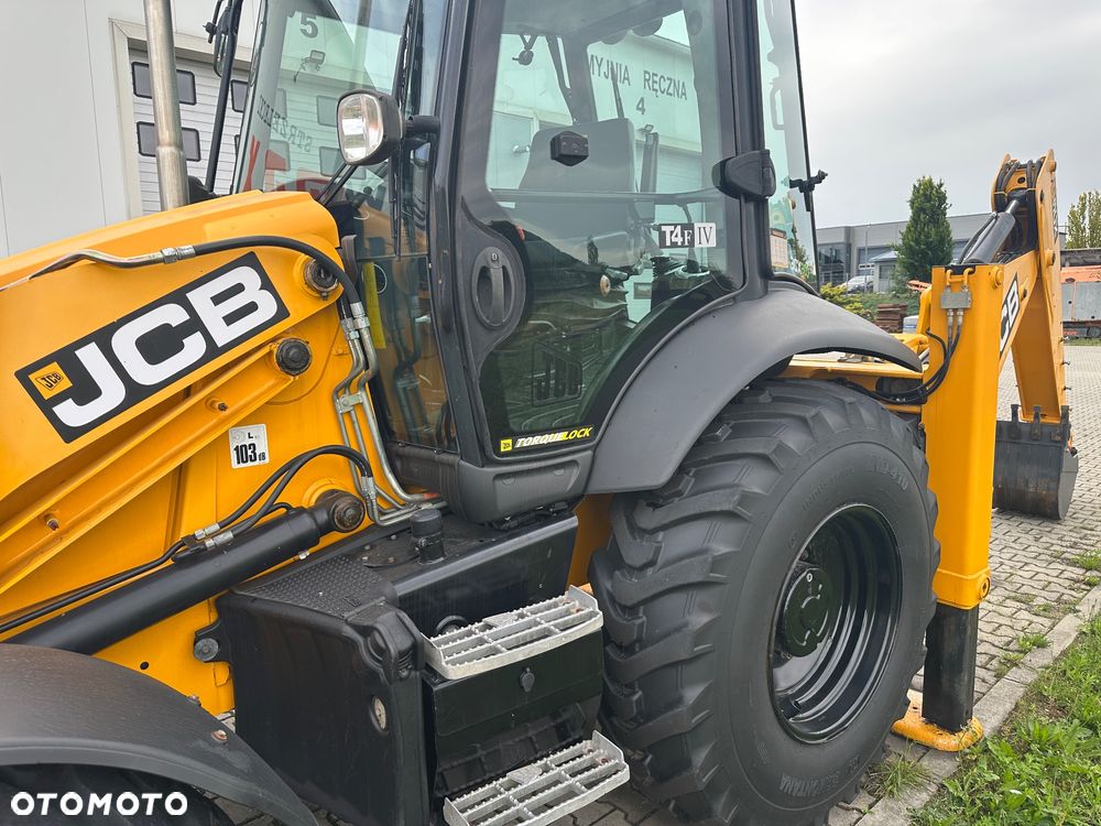 JCB 3CX Contractor - 11