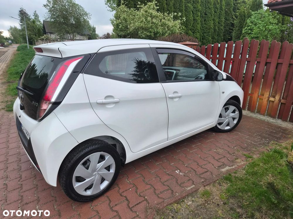 Toyota Aygo x-play - 6