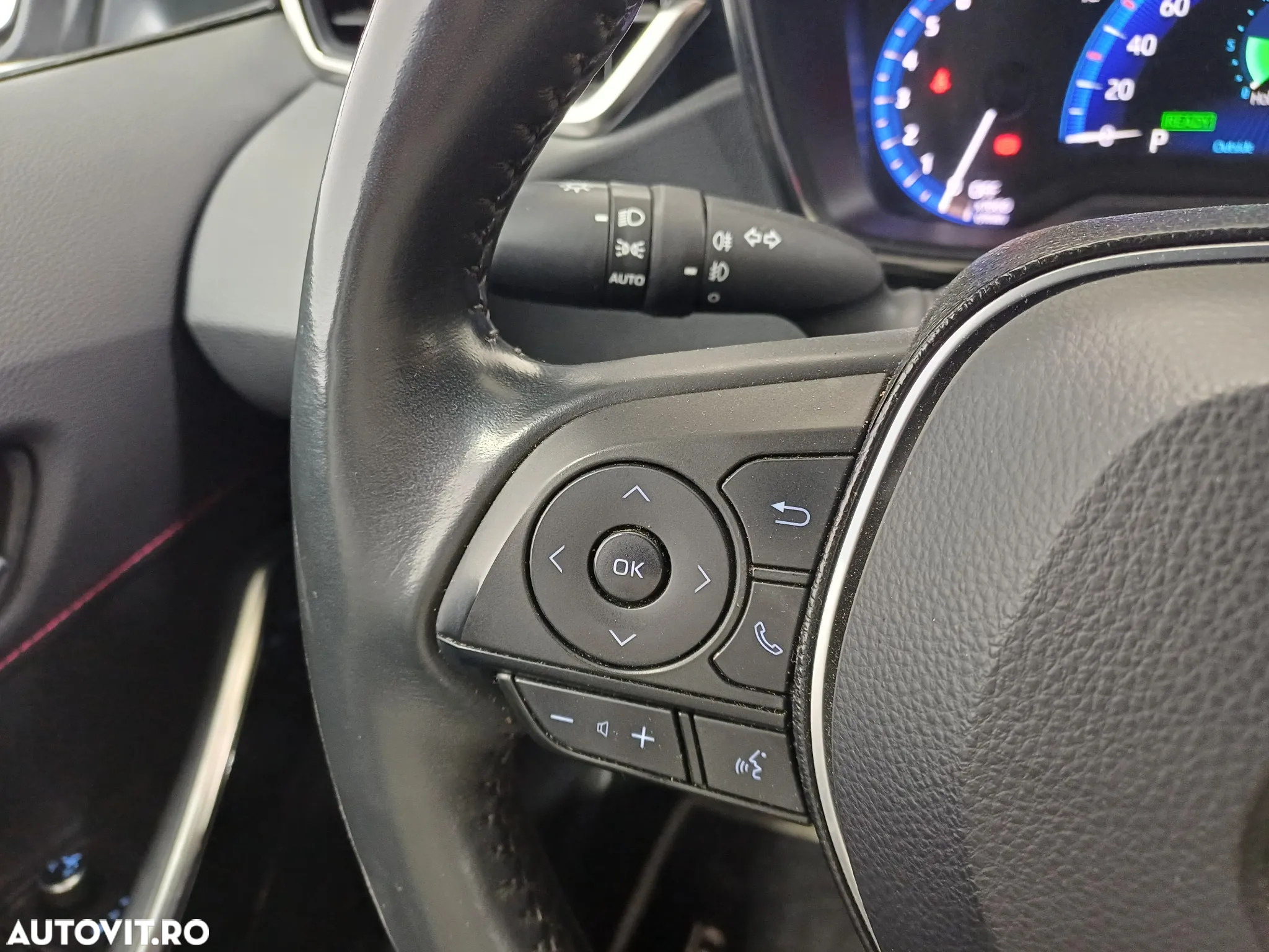 Toyota Corolla 1.8 HSD Exclusive interior Negru - 11