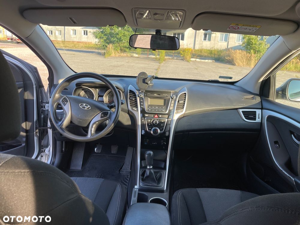 Hyundai i30 1.6 CRDi Classic + - 9