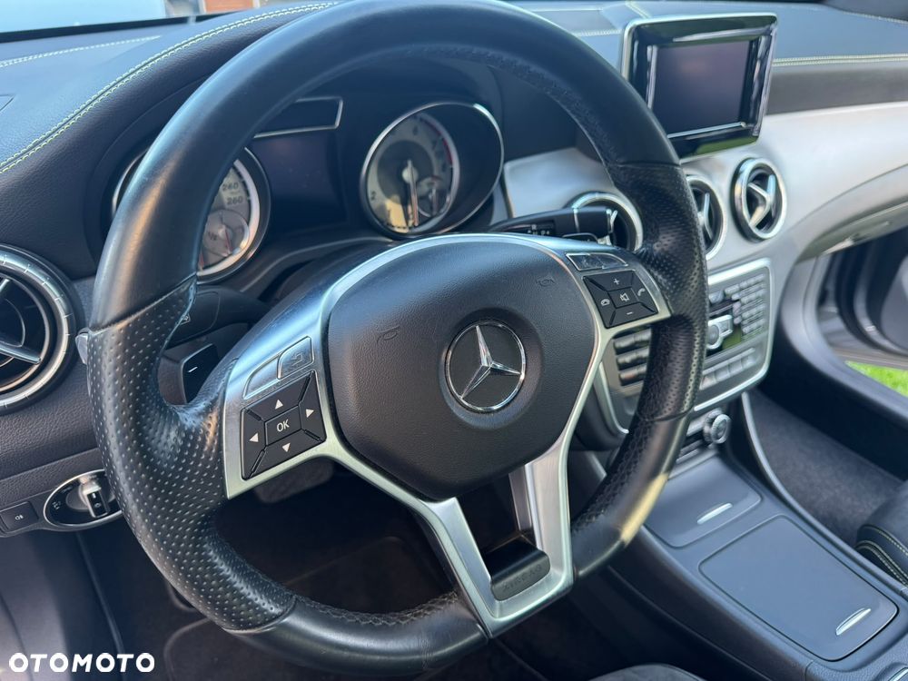 Mercedes-Benz CLA 250 7G-DCT AMG Line - 17
