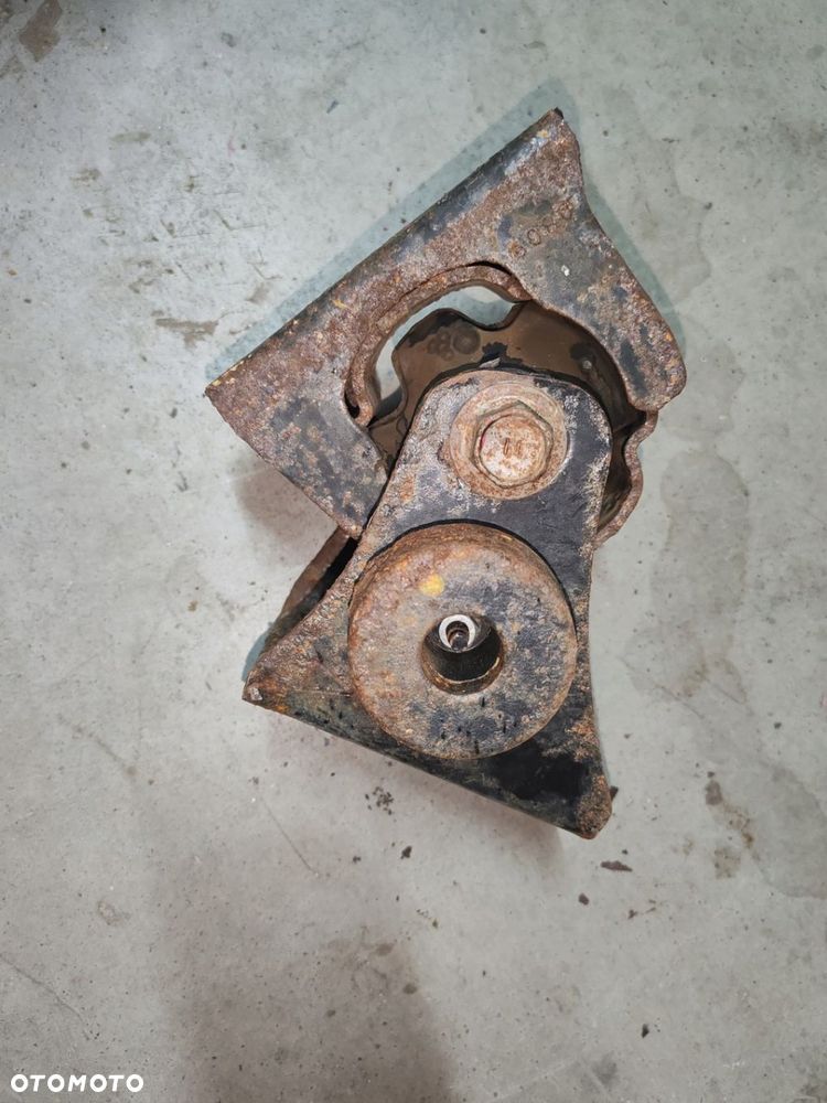 Łapa poduszka skrzyni biegów 1.6 Valvematic Toyota Auris I lift 10-12 - 2
