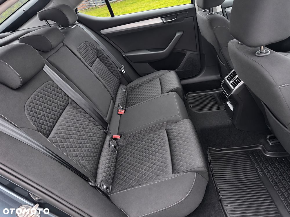 Skoda Superb 2.0 TDI SCR Style - 14