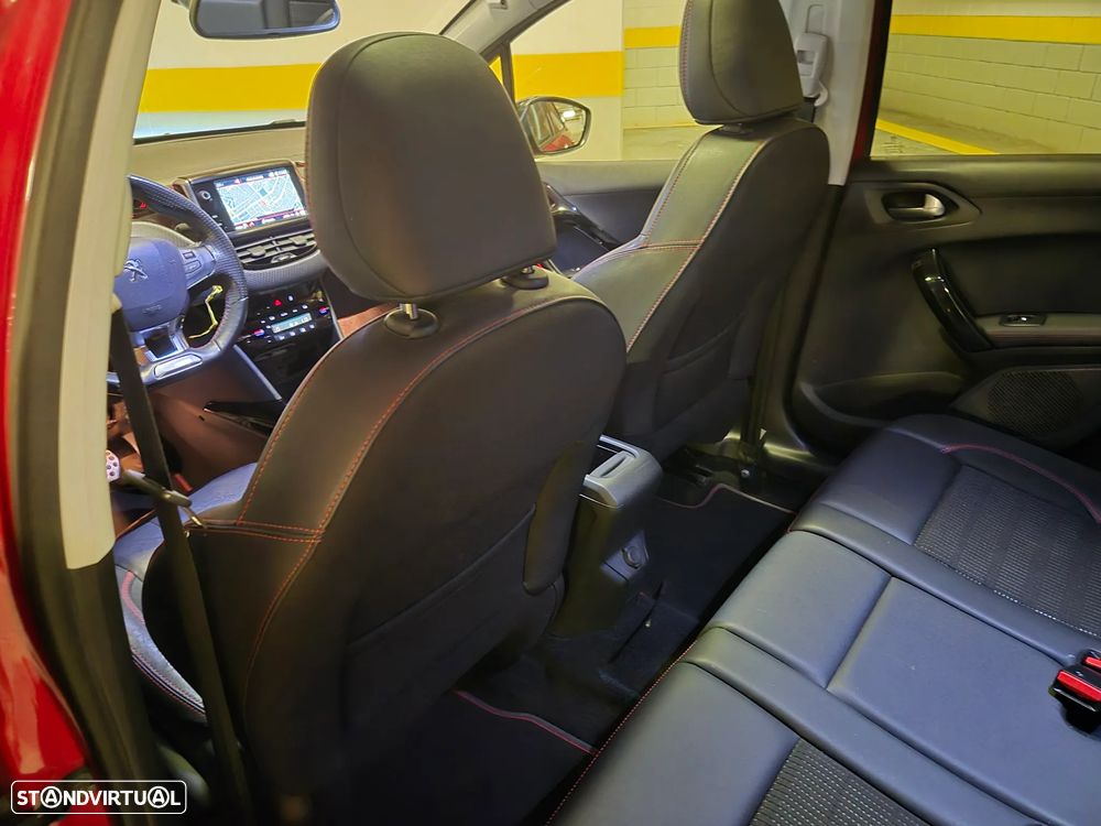 Peugeot 2008 1.6 BlueHDi GT Line - 34