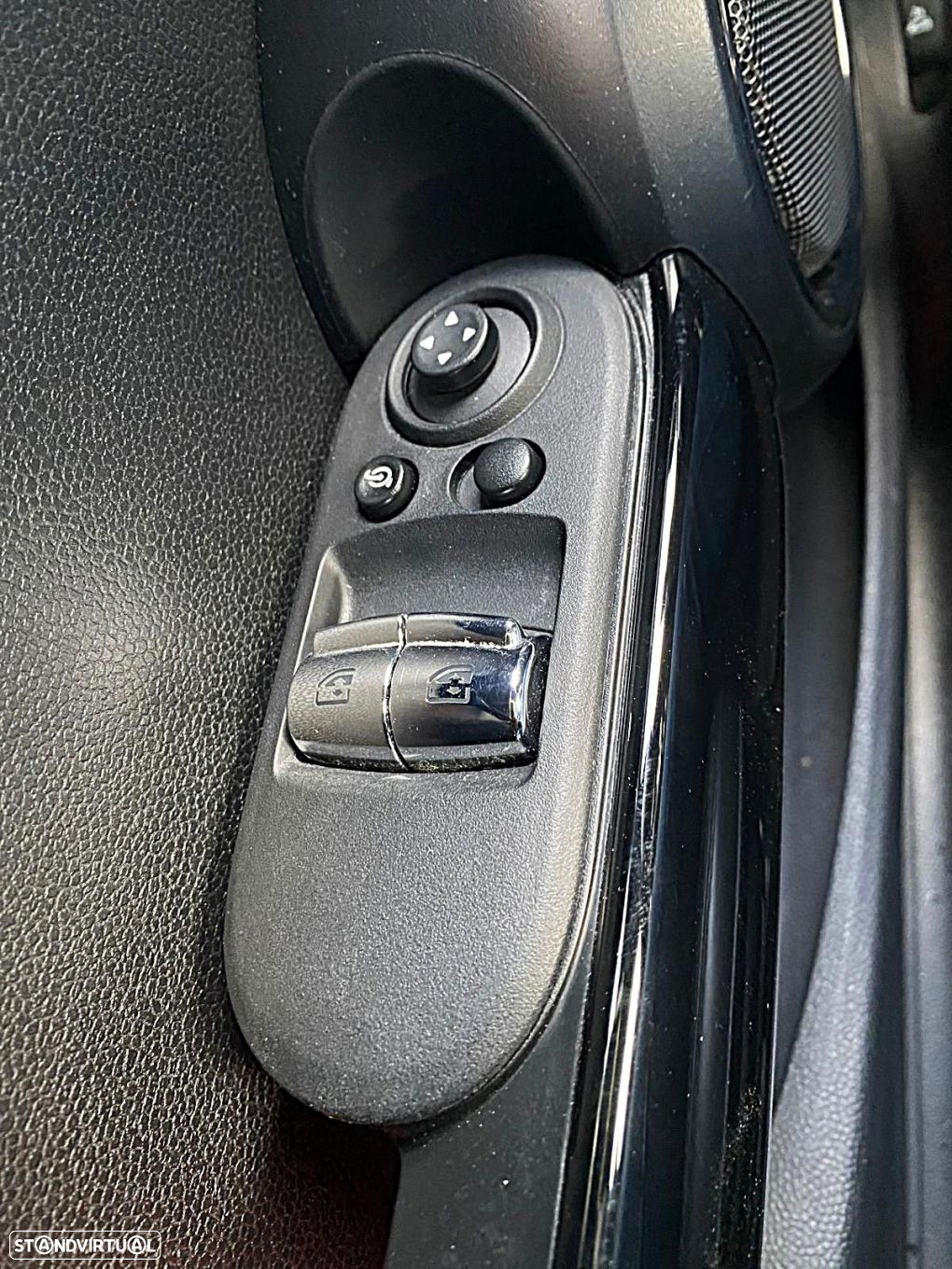 MINI 3 Portas - 19