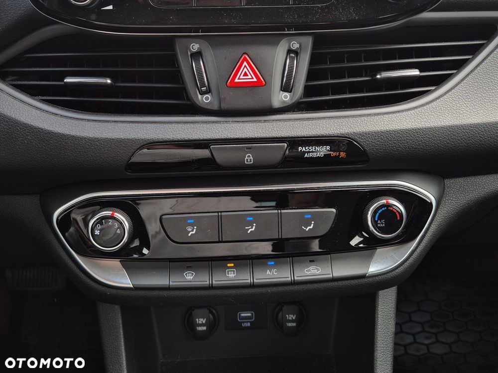 Hyundai i30 1.0 T-GDI Classic + DCT - 19