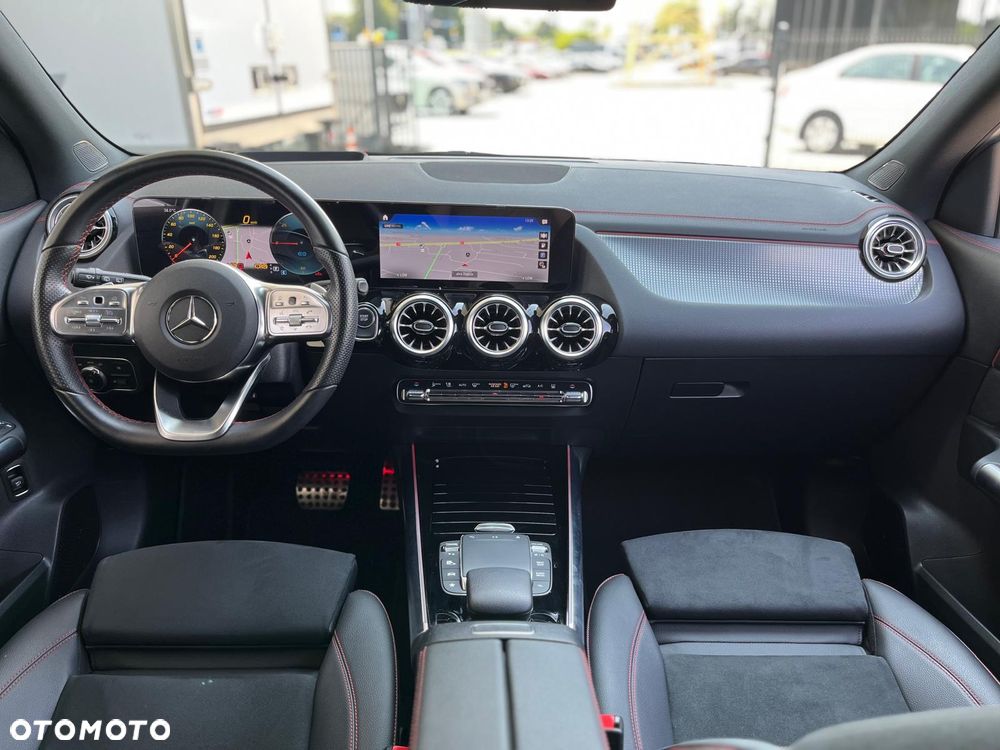 Mercedes-Benz EQA 300 66.5kWh 4-Matic AMG Line - 10