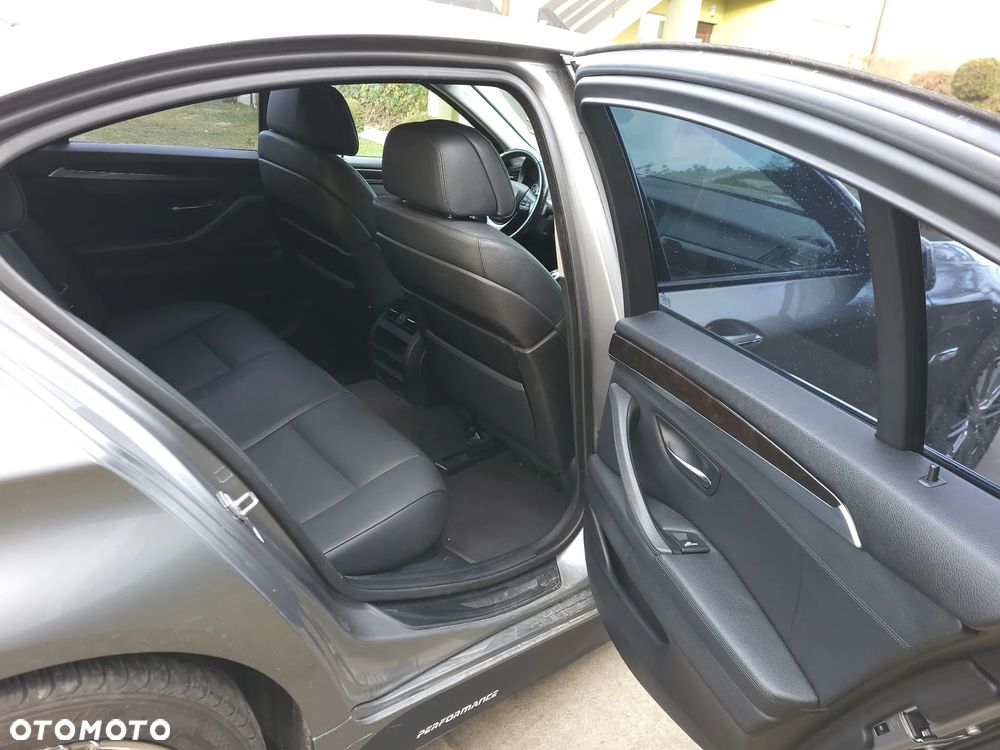 BMW Seria 5 528i - 16