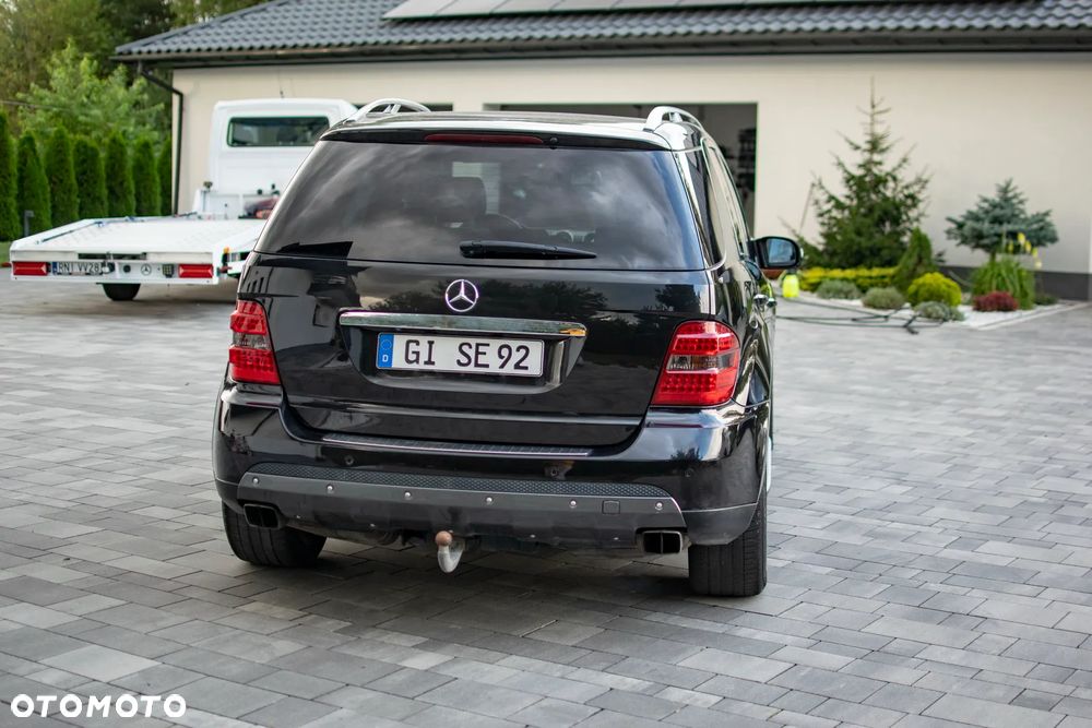 Mercedes-Benz ML - 11