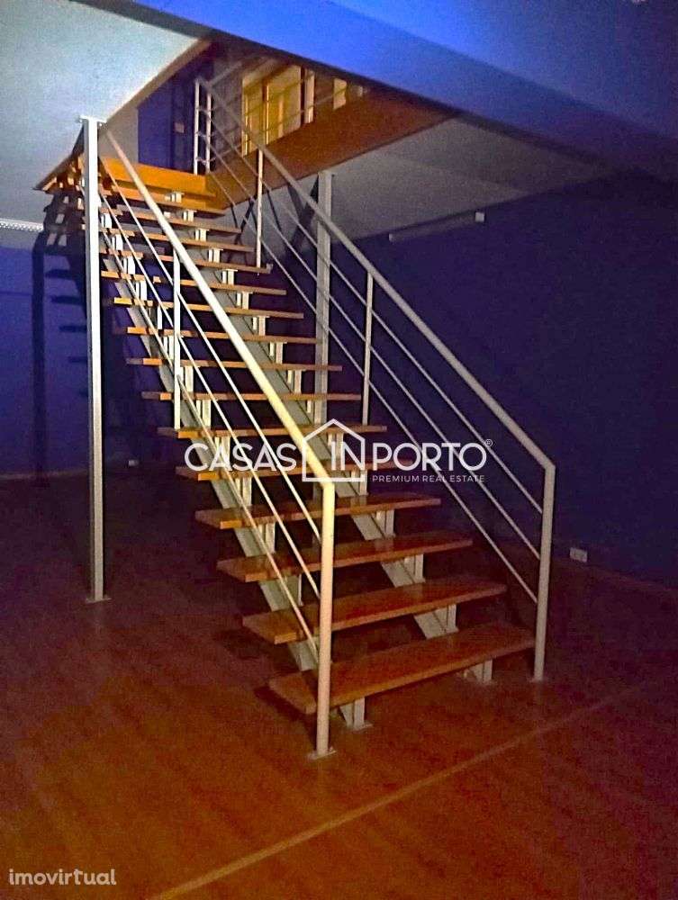 Loja junto ao  Metro Marquês - Grande imagem: 2/12