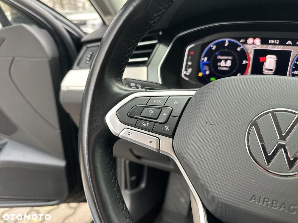 Volkswagen Passat - 28