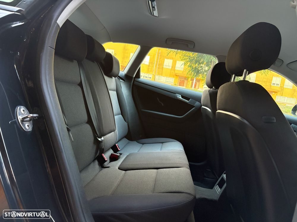 Audi A3 Sportback 1.6 TDI Attraction Business Line - 28