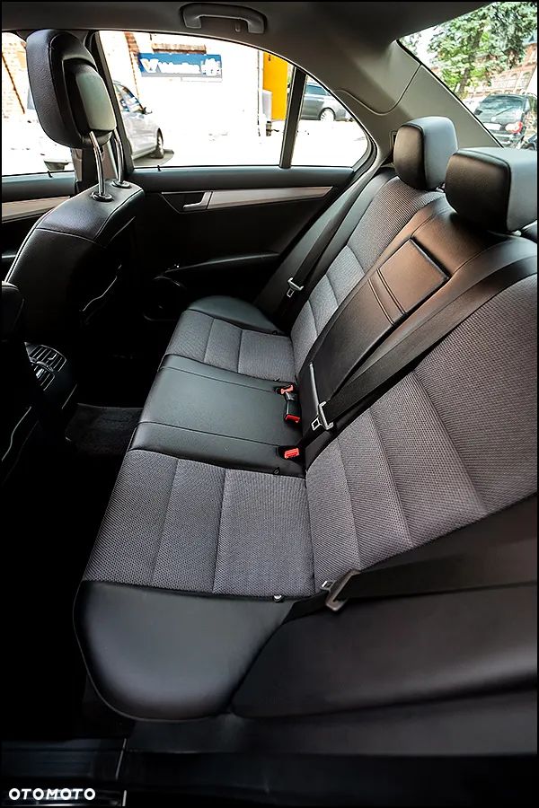 Mercedes-Benz Klasa C - 32