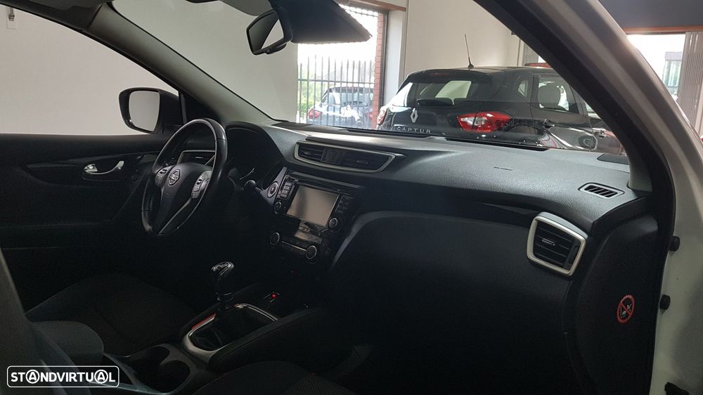 Nissan Qashqai 1.5 dCi N-Connecta - 9