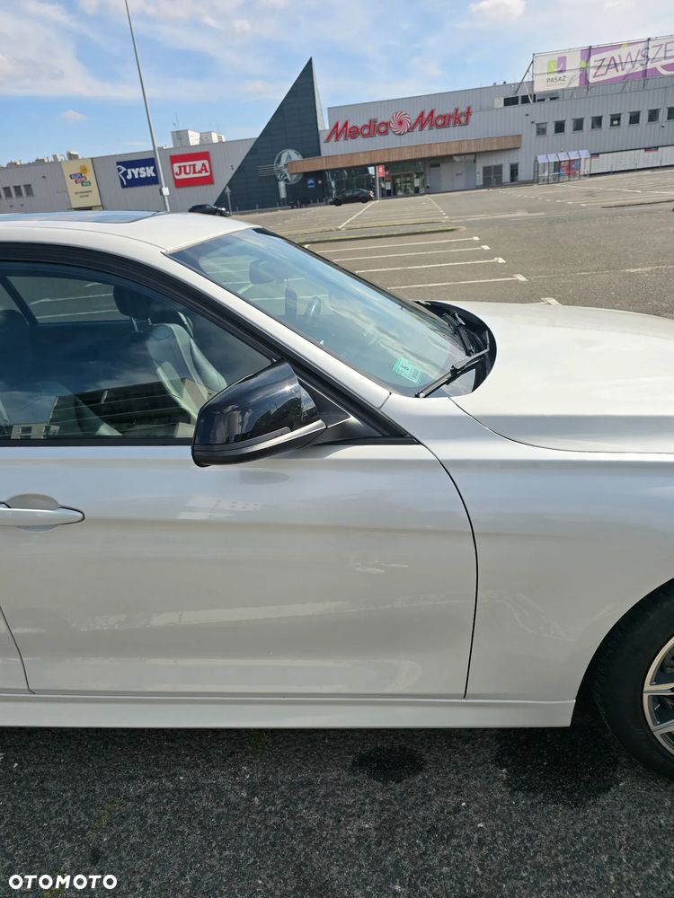 BMW Seria 3 320i xDrive - 10