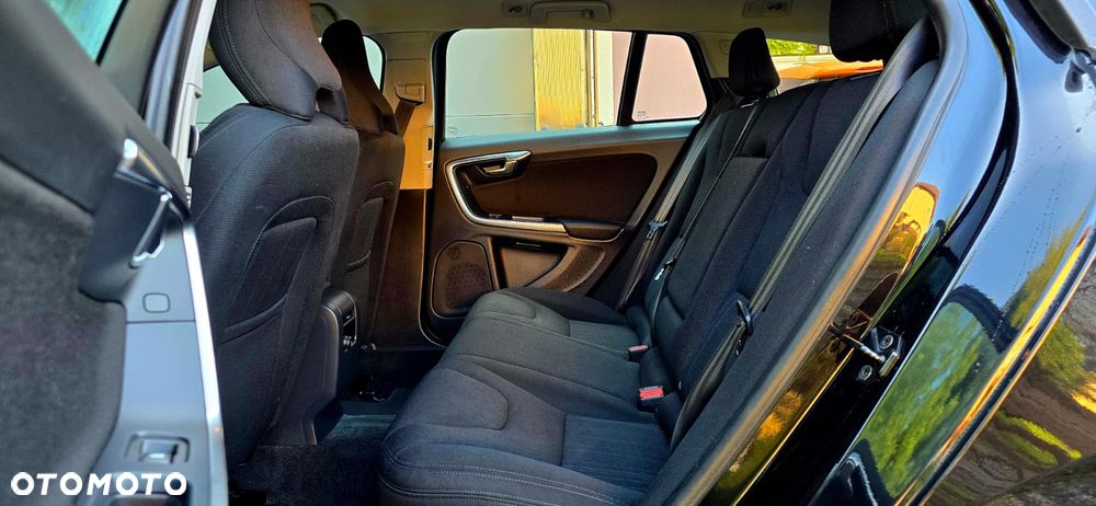 Volvo V60 T3 Edition Pro - 11