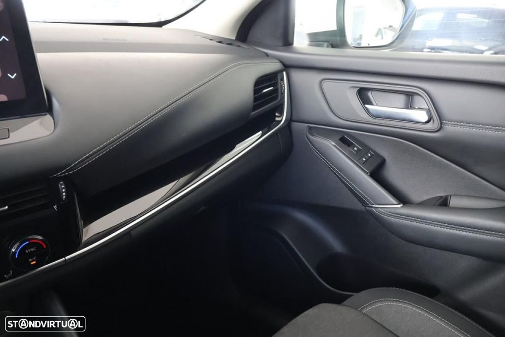 Nissan Qashqai 1.3 DIG-T N-Connecta Xtronic - 32