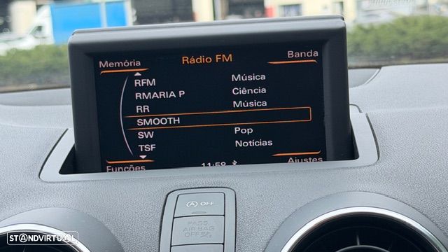 Audi A1 Sportback 1.6 TDI Advance Business Line - 19