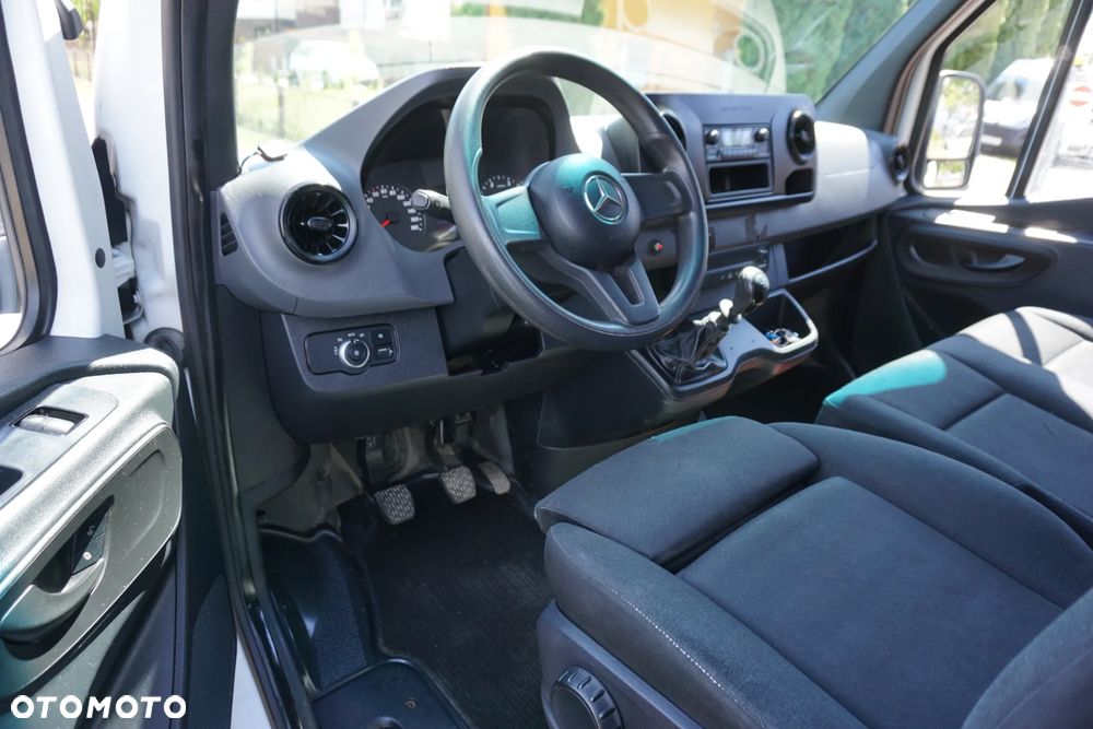Mercedes-Benz SPRINTER - 8