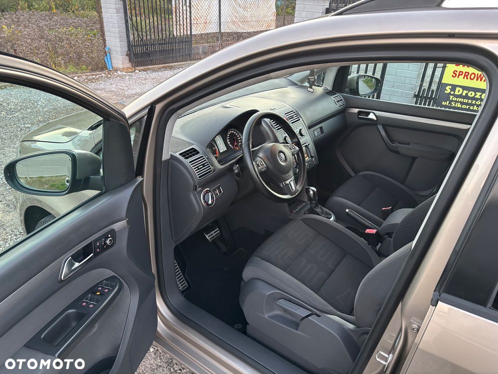 Volkswagen Touran - 6