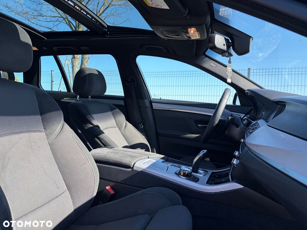 BMW Seria 5 520d xDrive - 13