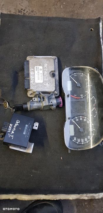 KOMPUTER ZESTAW IMMO OCTAVIA I 1.8 20V  06A906018DJ - 1