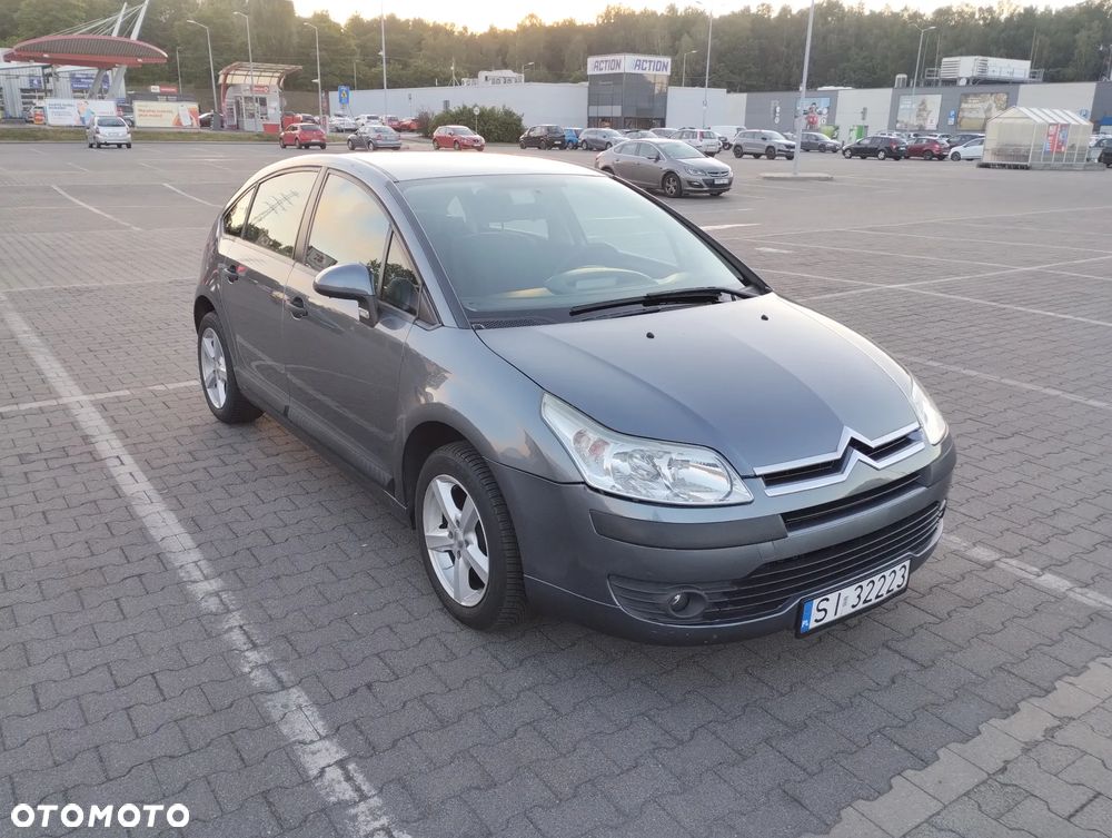 Citroën C4 1.4 16V Impress - 2