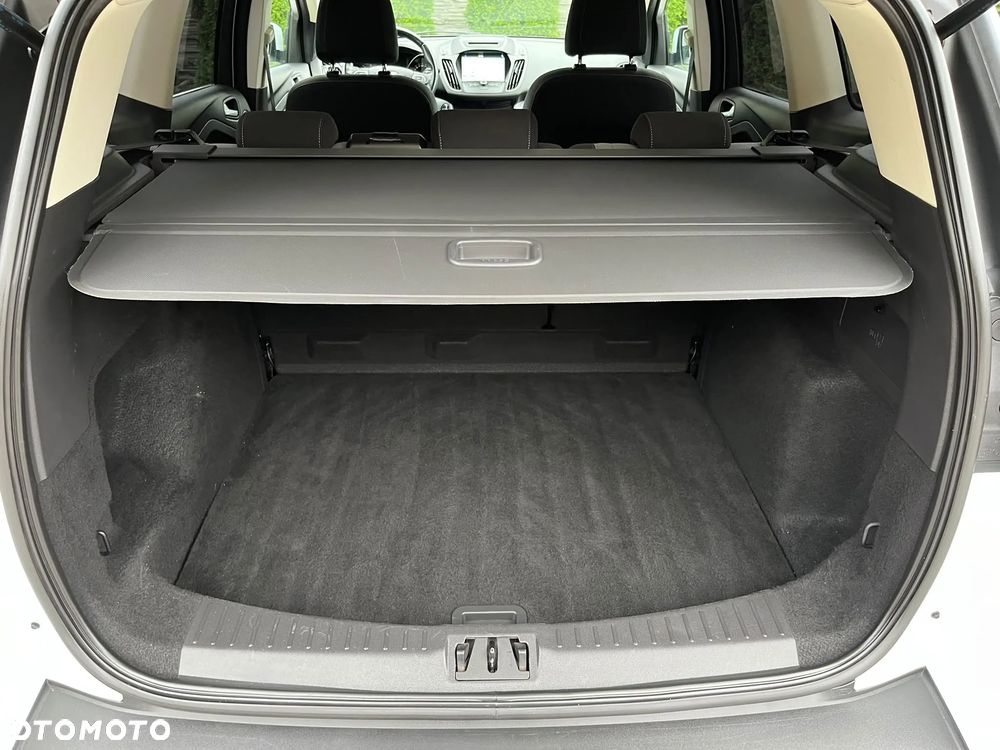 Ford Kuga - 37