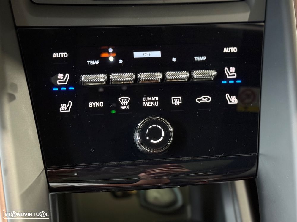 Porsche Macan Electric 4 - 44