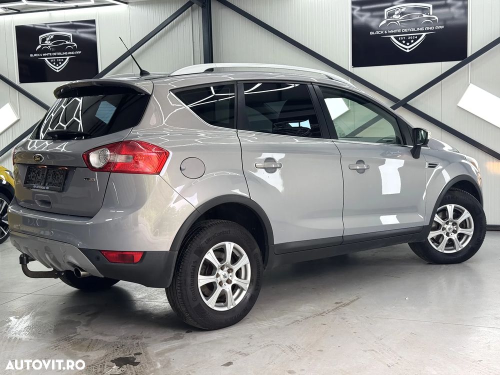 Ford Kuga 2.0 TDCi 4x4 Aut. Champions Edition - 4