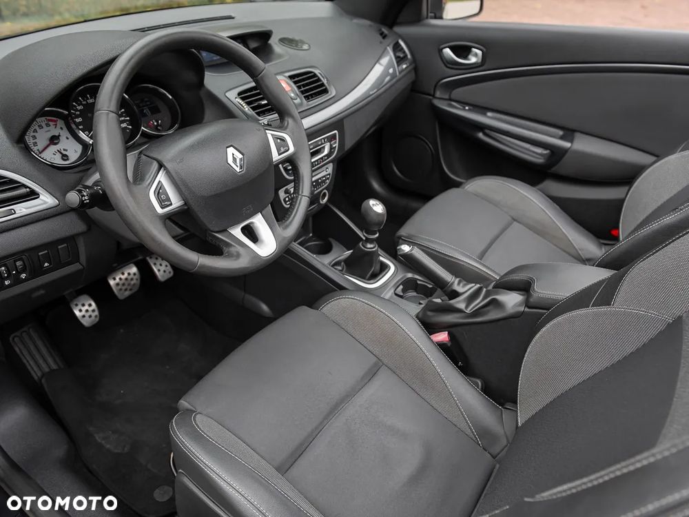 Renault Megane TCe 180 GT - 14