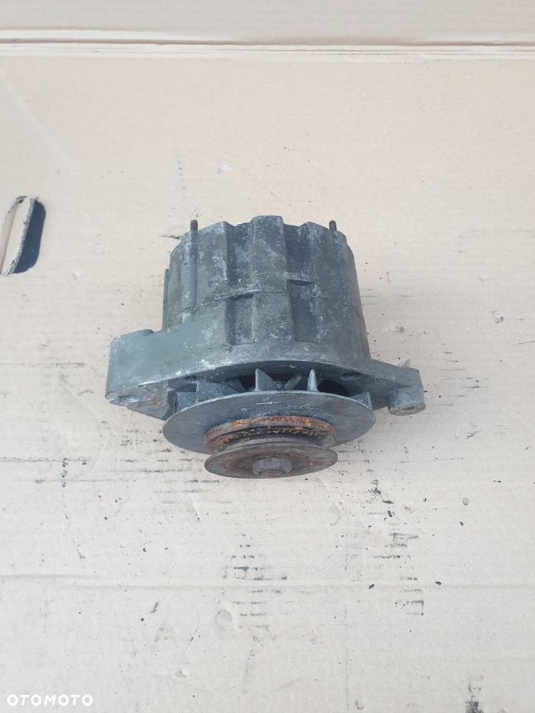 alternator mercedes w126 r107 5,0 5.6 0120489643 - 1