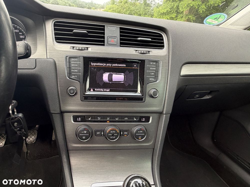 Volkswagen Golf 1.6 TDI DPF BlueMotion Technology Comfortline - 17