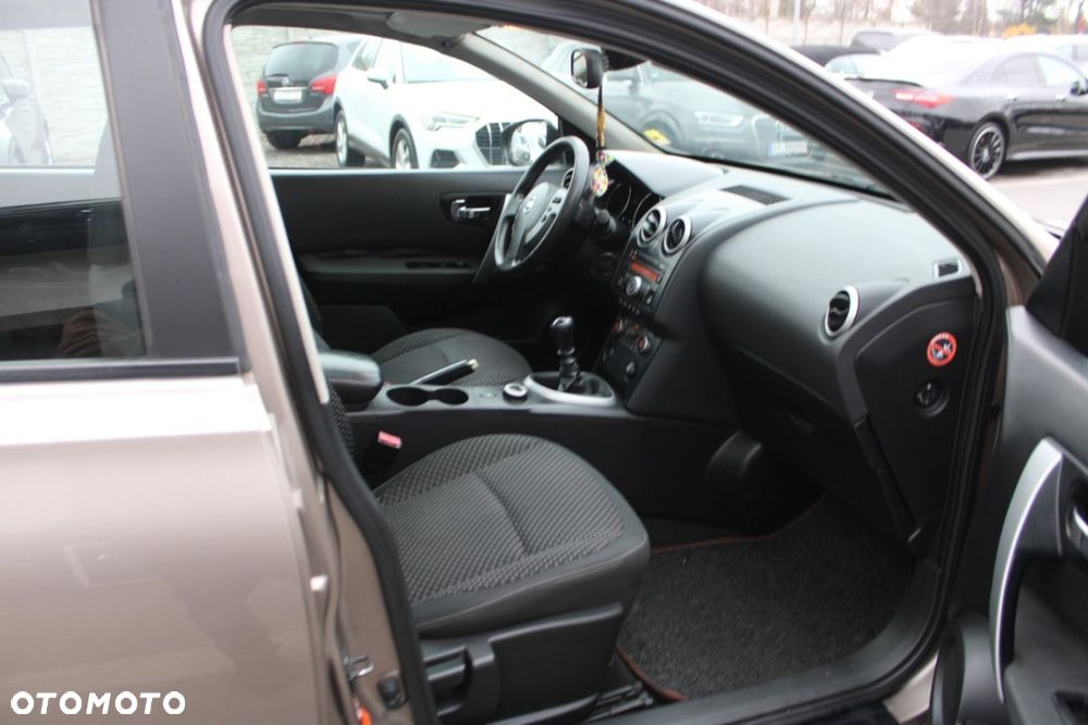 Nissan Qashqai 2.0 dCi 4 x 4 DPF tekna - 29