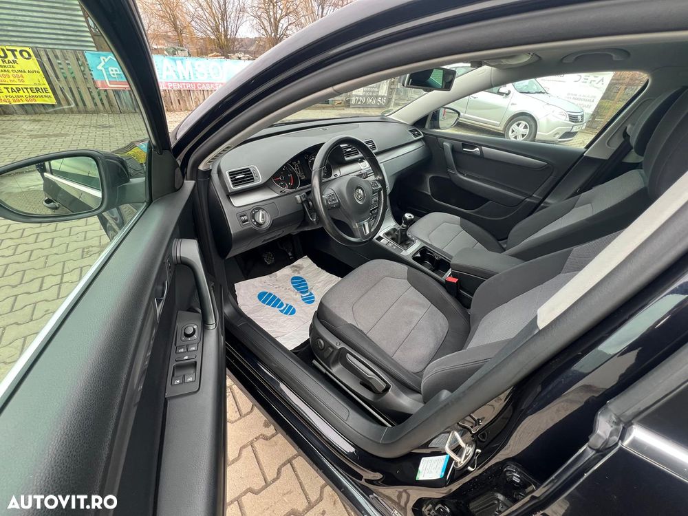 Volkswagen Passat 2.0 TDI Individual Chrom - 8