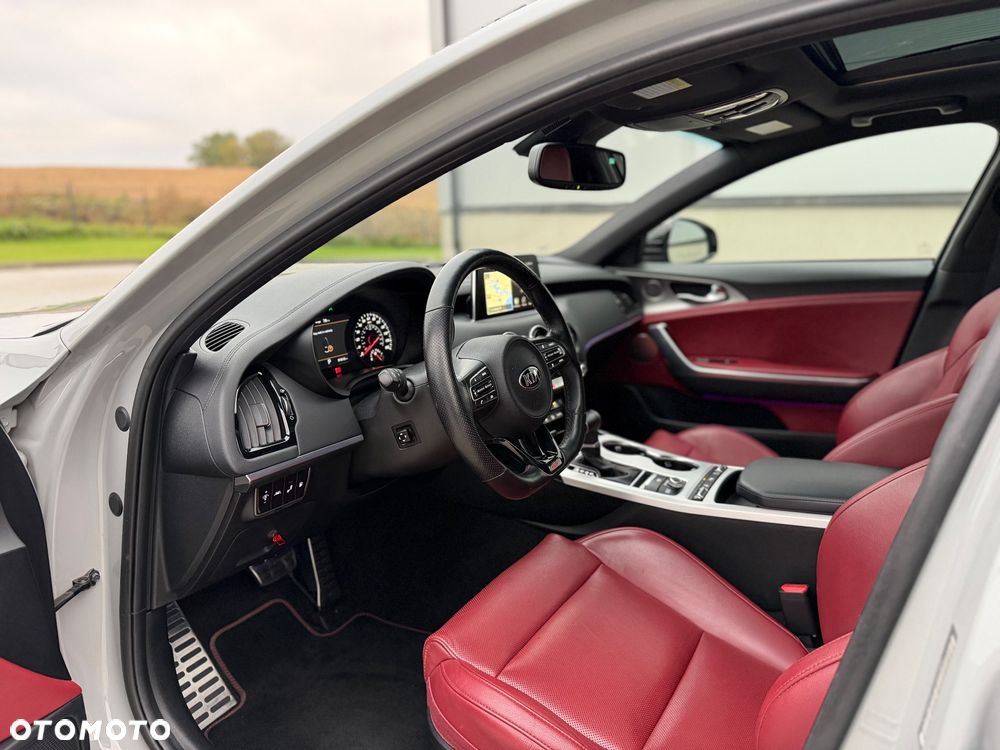 Kia Stinger 3.3 T-GDI V6 GT AWD - 32