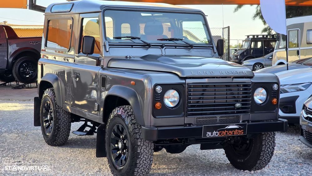 Land Rover Defender 90 SW 2.2 CRD E - 14