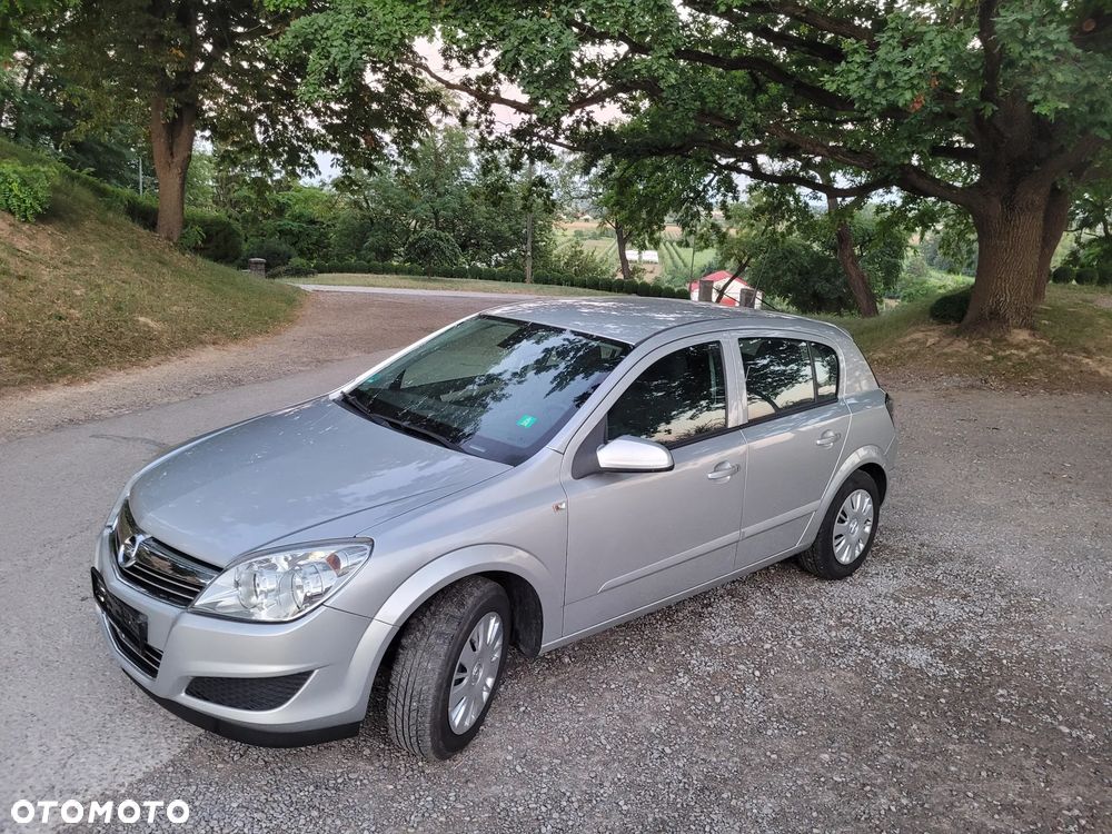 Opel Astra 1.6 Innovation - 32