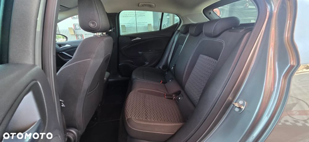 Opel Astra 1.4 Turbo Innovation - 32