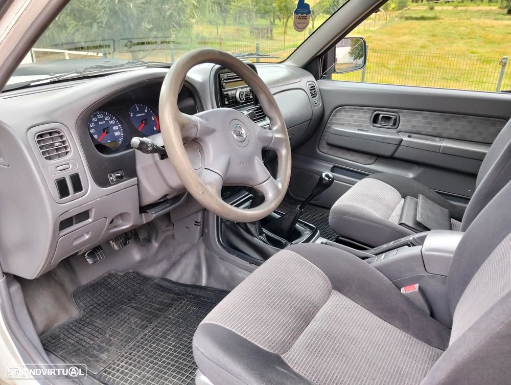 Nissan Navara 2.5 dCi CD FE 4WD - 2