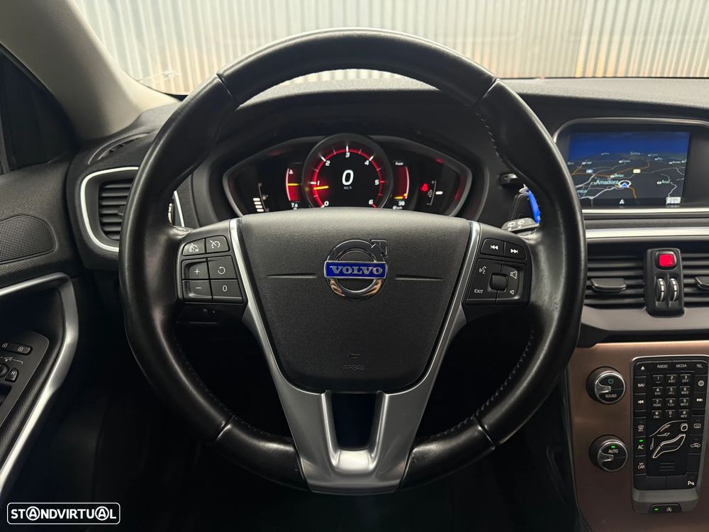 Volvo V40 Cross Country 2.0 D3 Momentum - 10
