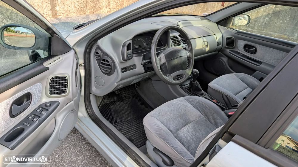 Renault Laguna Break 1.9 dTi RXE - 7