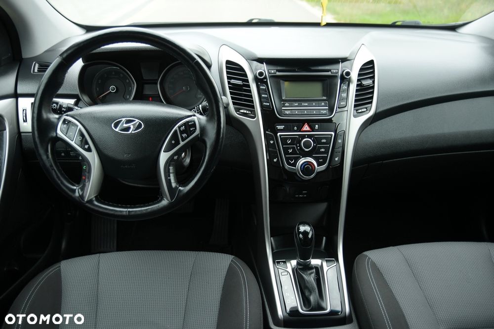 Hyundai i30 blue 1.6 GDI DCT Premium - 18