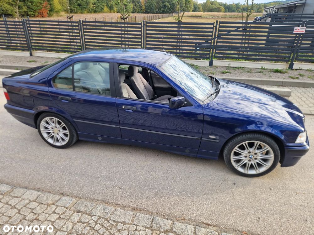 BMW Seria 3 318i - 13