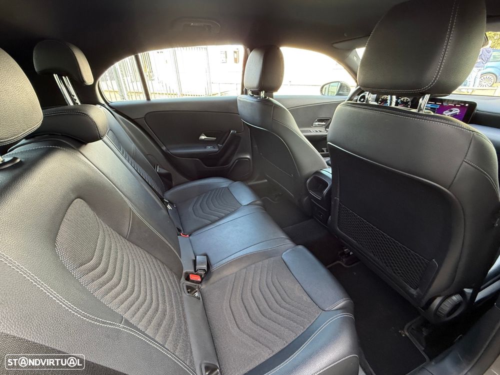 Mercedes-Benz A 180 7G-DCT Special Edition - 12