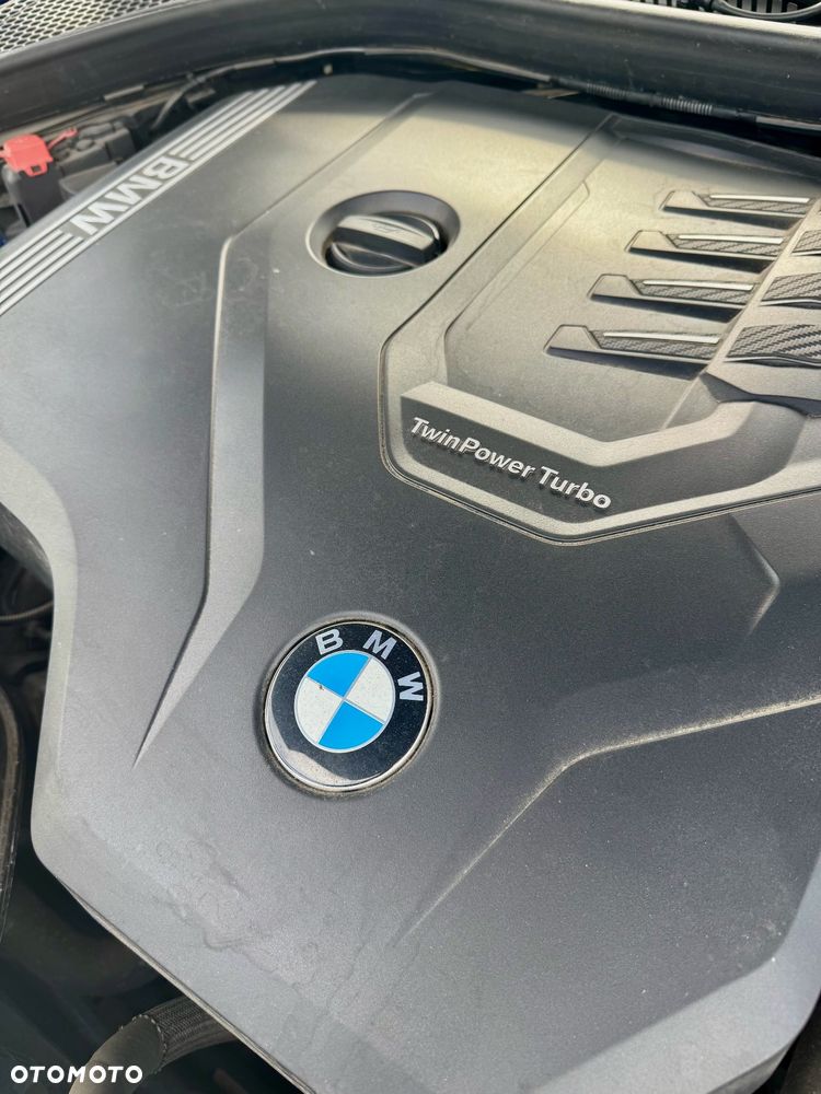 BMW Seria 3 318i M Sport - 9