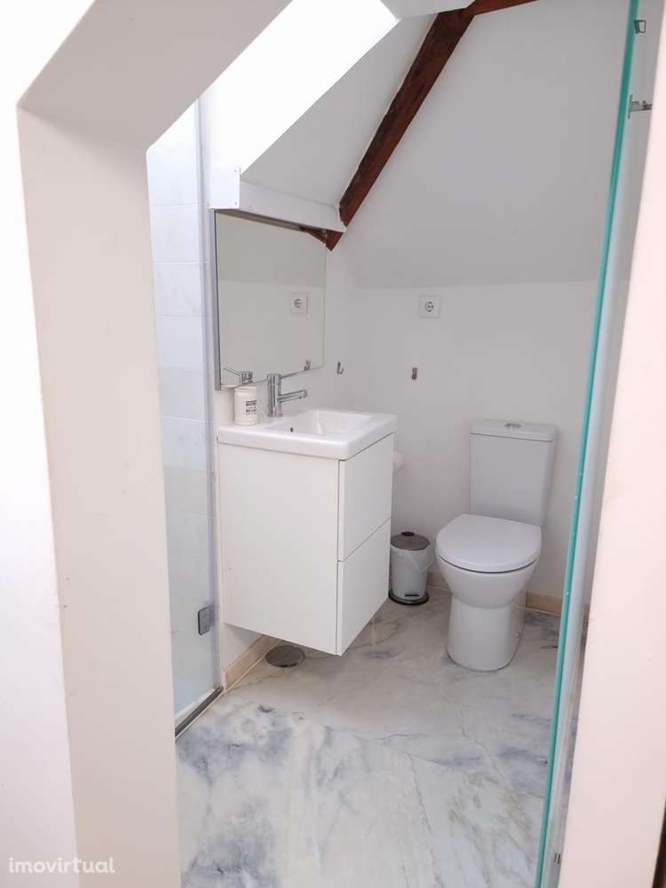 Estúdio - localizado em Montes Claros Coimbra - Grande imagem: 2/20