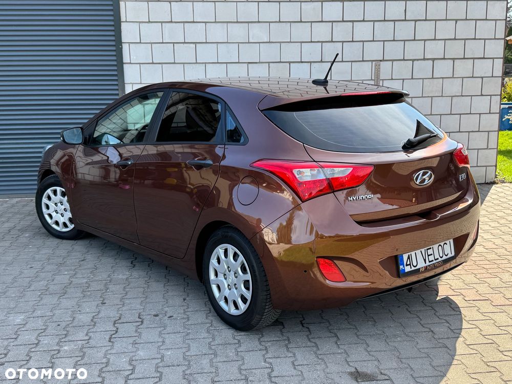 Hyundai i30 i30cw 1.4 Intro Edition - 2