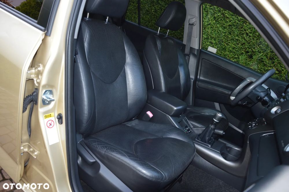 Toyota RAV4 2.2 D-CAT Sol 180 - 14